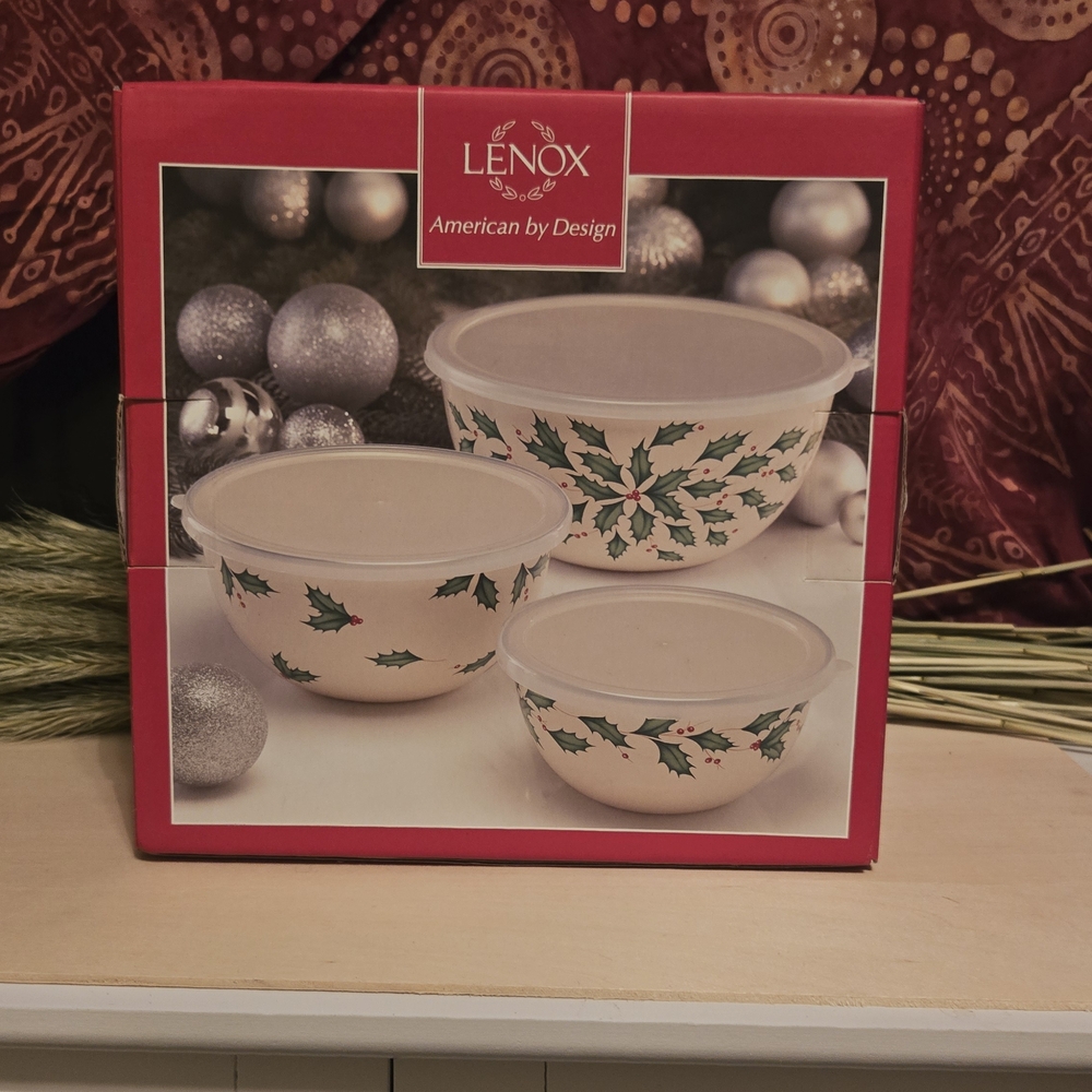 Lenox Holly Design Bowl Trio